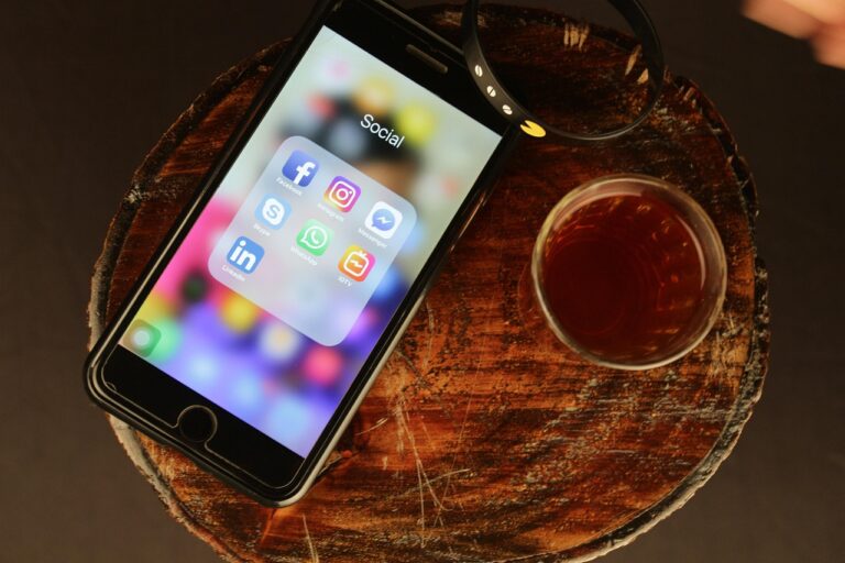 Instagram i Facebook w strategii marketingowej